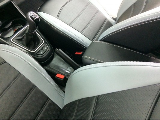 Авточехлы на Lada Vesta