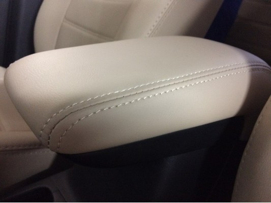 Перетяжка центрального подлокотника