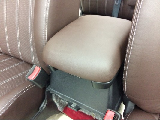 Перетяжка центрального подлокотника